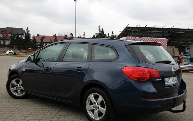 Opel Astra cena 16900 przebieg: 204000, rok produkcji 2011 z Gostynin małe 781